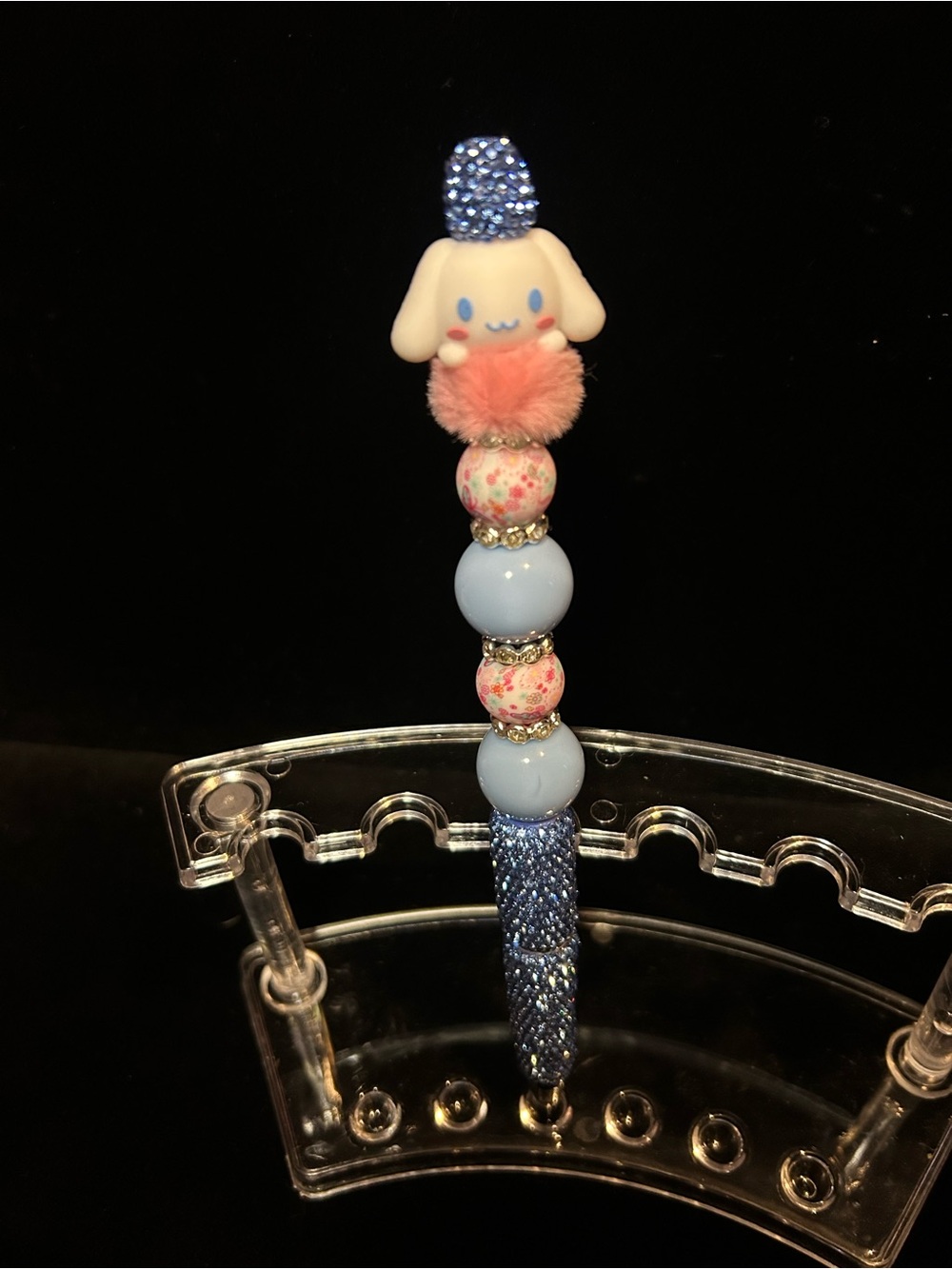 Cinnamon roll beaded pen